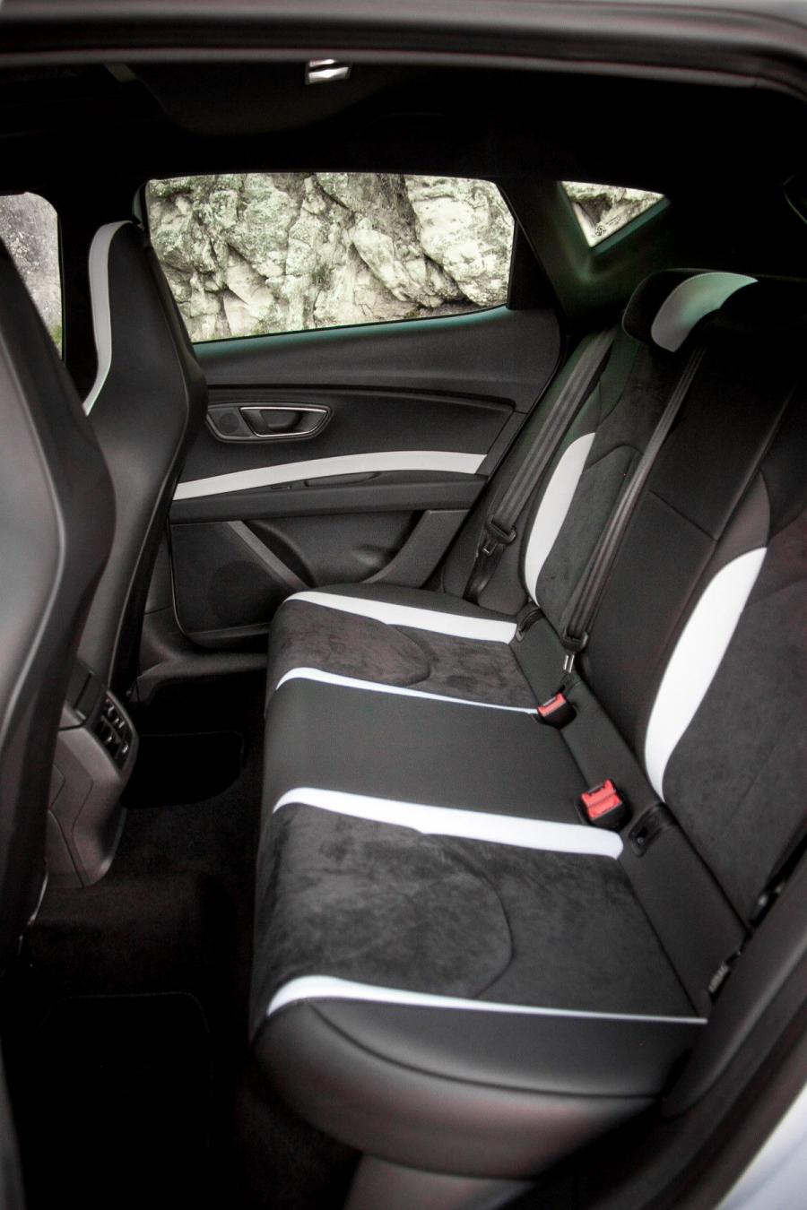  Seat Leon Cupra 280 2013 года  (фото 47 из 67)